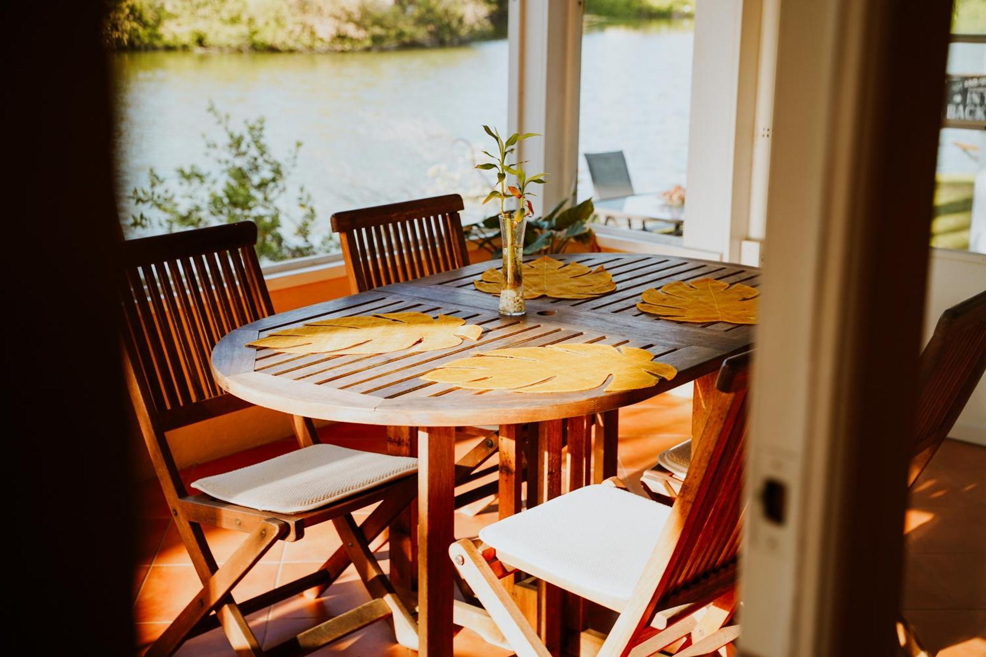 Shangri-La Boutique Bed & Breakfast West Bay Zewnętrze zdjęcie