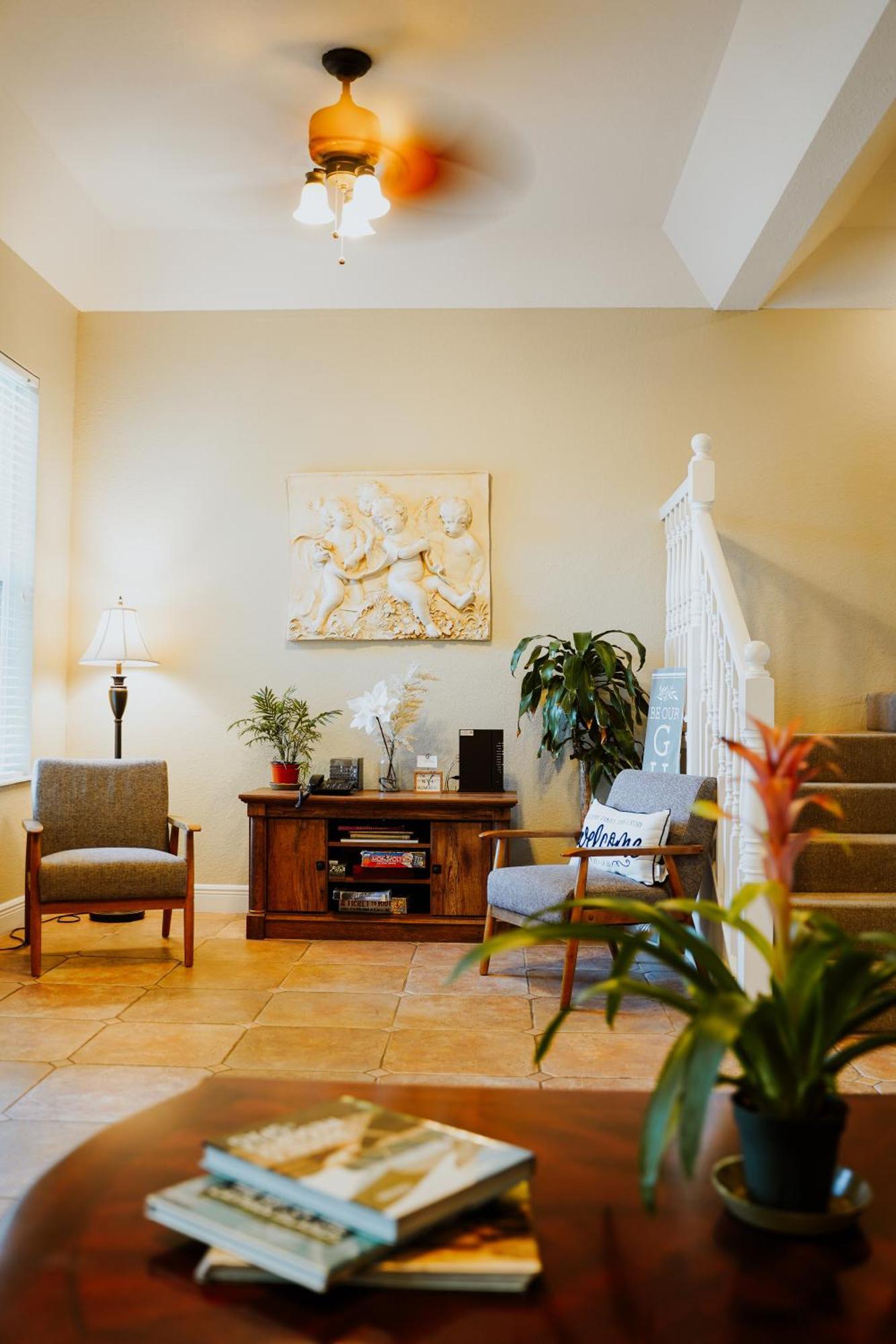 Shangri-La Boutique Bed & Breakfast West Bay Zewnętrze zdjęcie